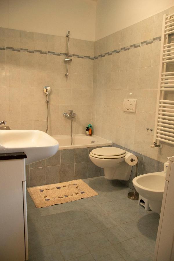 Apartamento Un'Oasi Di Pace Agrate Brianza Exterior foto